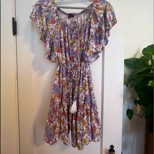 Med Rachel Zoe off the shoulder doing flowers dress